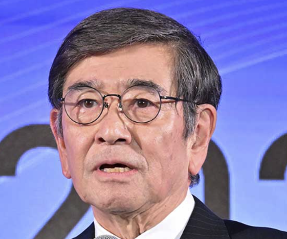 石坂浩二の車椅子は本当か？目撃情報から見える高齢芸能人のリアルとは？