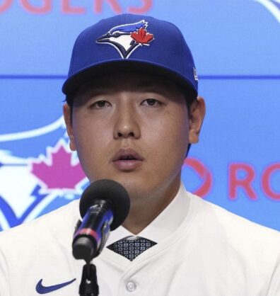 【2026年最新】岡本和真の嫁はどんな人？年齢2歳差と子供1人の真相とは？