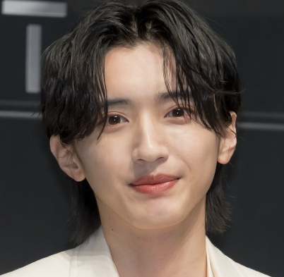 道枝駿佑の身長サバ疑惑を徹底検証！公式180cmと共演者比較で真相解説！